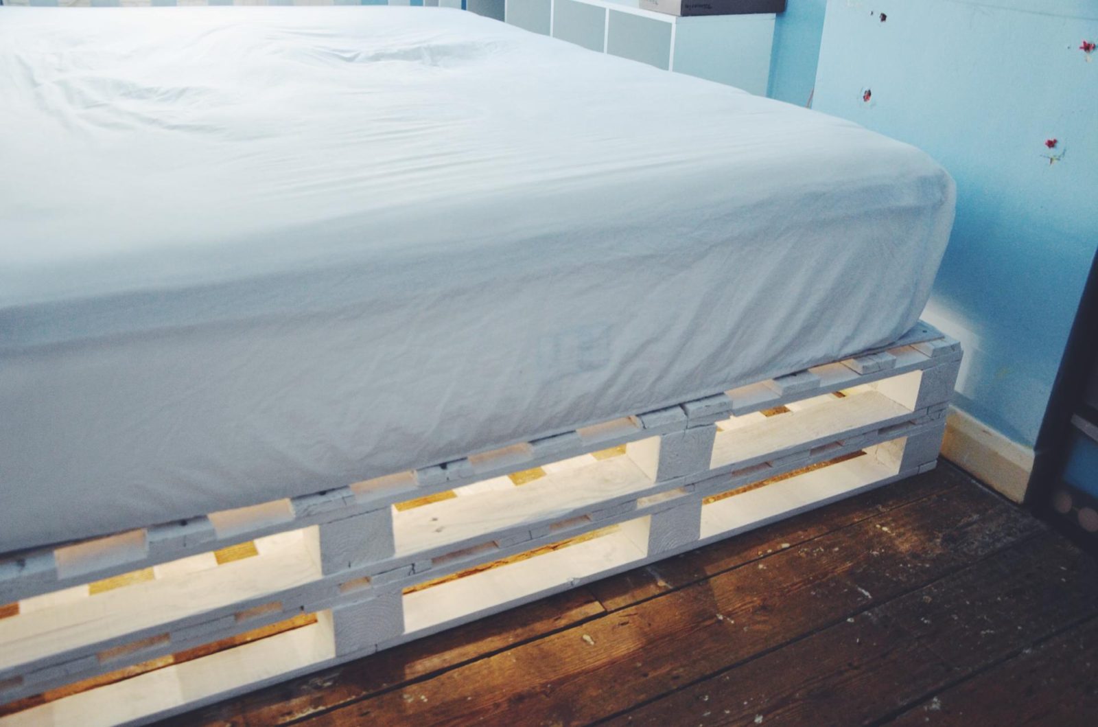 How to make a palette bed